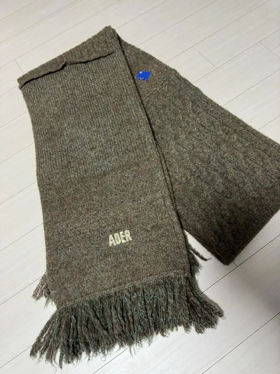 아더에러 목도리 Mik muffler brown